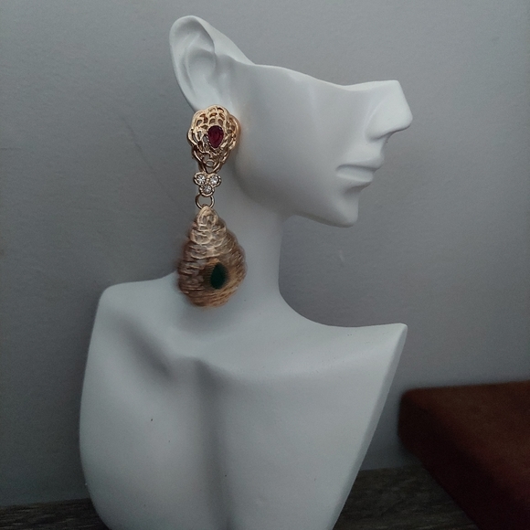 Timeless Elegance: Chic Classic Gold Color Drop Earrings - Picture 10 of 16